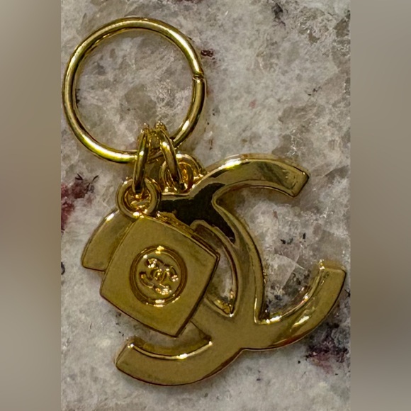 Authentic CHANEL CC Holiday Double Charm Pendant Bag charm Necklace Charm - Picture 2 of 16